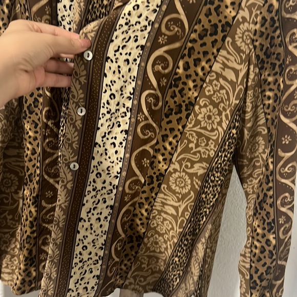 Silk cheetah print blouse, size M - Picture 2 of 4